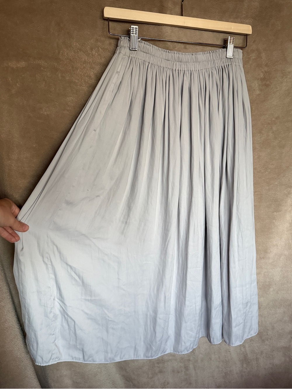 Uniqlo Light Gray Gathered Midi Skirt
